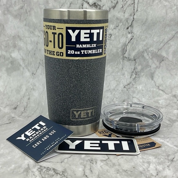 YETI RAMBLER TUMBLER 20oz WITH MAGSLIDER LID STAINLESS STEEL BLACK STONE - Picture 1 of 2